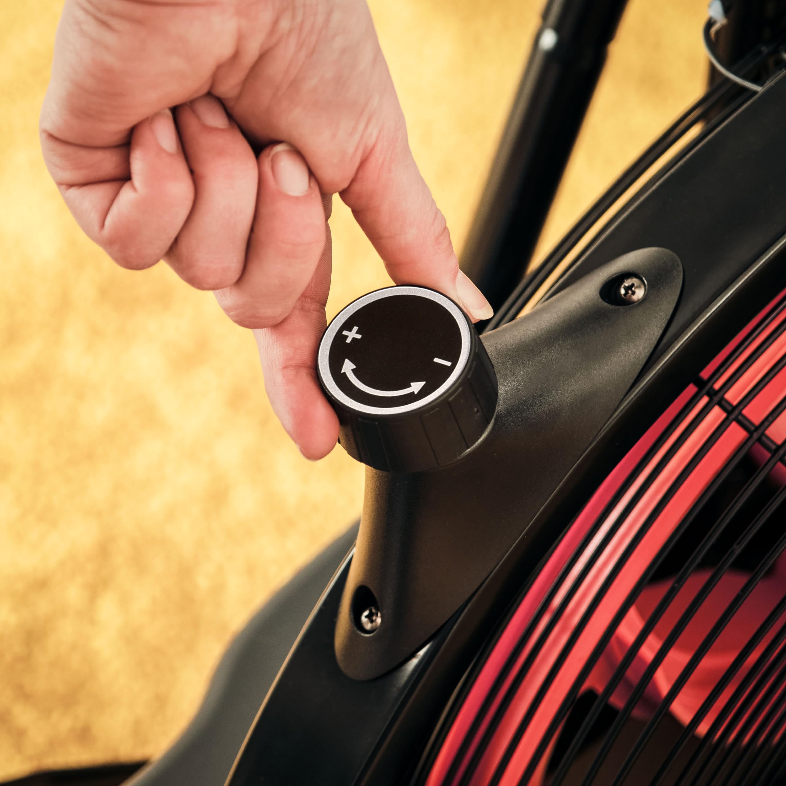 SportPlus Air Bike mit Luftwiderstand und Riemenbremssystem - effizienter HIIT Heimtrainer für Arme und Beine, mit Trainingscomputer, sicher & stabil bis 100kg, kompakte Maße, SP-FB-1000